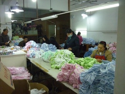 广州沙龙服饰 打造酒店夏季工衣的精致之道